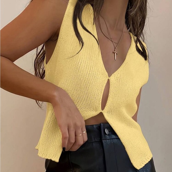 V-Neck Knitted top 💸 - Picture 1 of 5